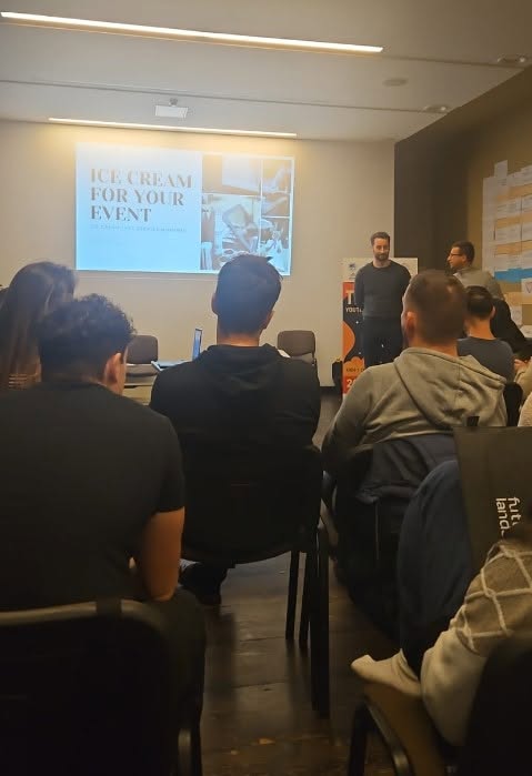 “Youth Startup Journey” mokymu metu turėjome net 4 skirtingų verslų pranešėjus, kurie dalinosi savo patirtimi verslo srityje